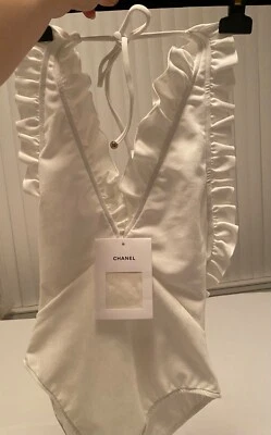 Traje de baño Chanel CC Logo de una pieza blanco con volantes elástico jersey traje de baño talla 38 Foto 1 de 4