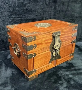 Joyero chino de palo de rosa con asas caja de seguridad de varios cajones cofre con bisagras de latón - Imagen 1 de 12
