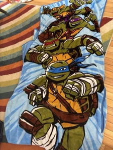 TEENAGE MUTANT NINJA TURTLE REISSVERSCHLUSSSACK DOPPELGRÖSSE DECKE WIE IM FERNSEHEN ZU SEHEN - Bild 1 von 3