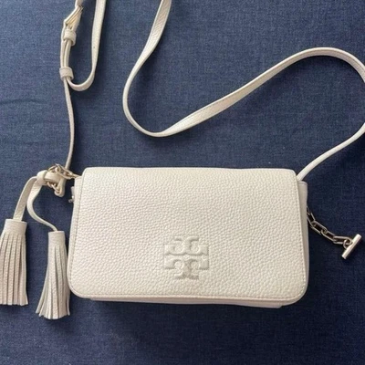 Bolso de hombro Tory Burch, sin usar, con borla Foto 1 de 4