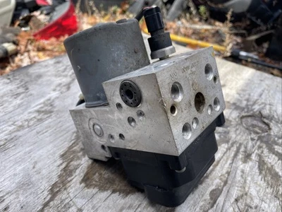 2003-2007 Infiniti G35 Nissan 350Z ABS Pump Anti Lock Brake Module Assembly OEM - Image 1 of 4