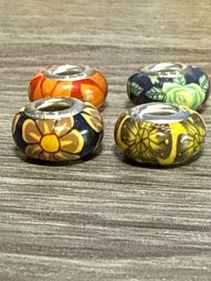 Juego de 89 cuentas de polímero de agujero grande europeo. BH208 Foto 1 de 4