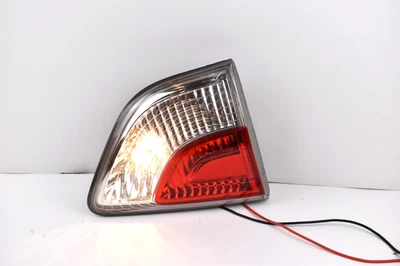 Luz trasera interior de respaldo del lado izquierdo del conductor Nissan Pathfinder 2013-2016 fabricante de equipos originales Foto 1 de 4