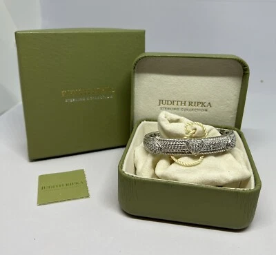 Brazalete Brazalete Judith Ripka SS y Diamonique Tres Corazones Bisagras - Tamaño Promedio Foto 1 de 4