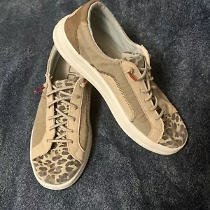 HEY DUDE Women's "Karina" Beige Leopard Shoes Size 9 - Picture 1 of 11