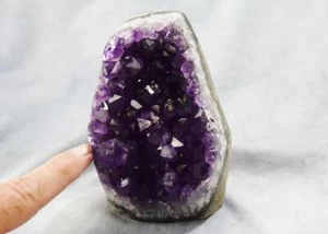 POLISHED EDGE Amethyst Geode Cathedral Uruguay Flat Free Standng 125mm 4.9" 203d - Picture 1 of 18