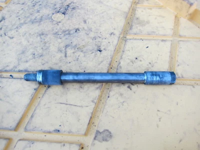 Honda Shadow 500 VT500C 1985 OEM eje trasero llanta trasera eje perno pivote Foto 1 de 4