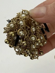 Vintage goldfarbene Emaille Perle 2,5" Wasserfall Kaskade Brosche mit baumelnden Perlen - Bild 1 von 15