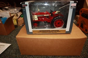 Speccast 1/16 International Harvester Farmall 504 Narrow Front Diesel Tractor IH - Picture 1 of 18
