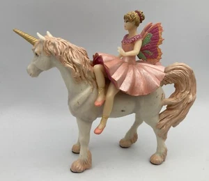 Figuras de fantasía Papo ROSA Y BLANCO UNICORNIO Y HADA SENTADA 2010 caballo mítico - Imagen 1 de 6