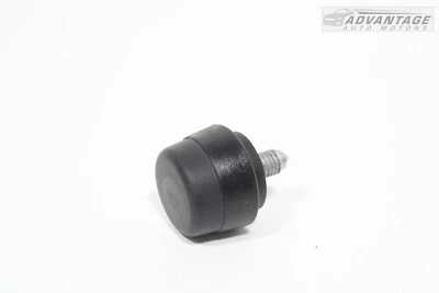 2011-2018 奥迪 A8 四轮车甲板盖制动器绝缘垫 原始设备制造商 — 第 1/4 张图片