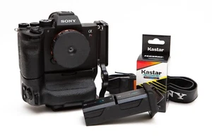 Cámara digital Sony Alpha A7R IV A7RIV ILCE-7RM4 61 MP ¡Agarre en muy buen estado-C4em! - Imagen 1 de 9