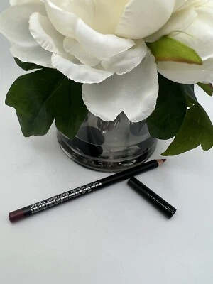 MAC Red Lip Liner Pencil Half Red Lipliner 1.45g - Image 1 of 2