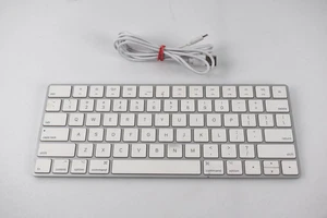 Apple Magic Keyboard A1644 Wireless Bluetooth White US English Layout W/ Cable - Picture 1 of 4