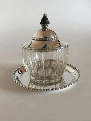 Tapa Grann & Langley con tarro de cristal en bandeja de plata esterlina Georg Jensen No Foto 1 de 4