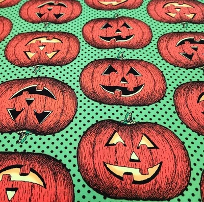 Tela Halloween In The Beginning Hallowgraphix Brights 2015 Jason Yenter 2 yardas Foto 1 de 4