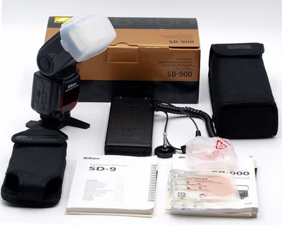 Flash Speedlight Nikon SB-900 + bateria Nikon SD-9 alto desempenho - Imagem 1 de 4