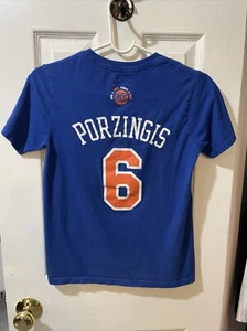 Kristaps Porzingis New York Knicks Adidas Boy’s Blue Shirt Size Medium 10/12 - Picture 1 of 2