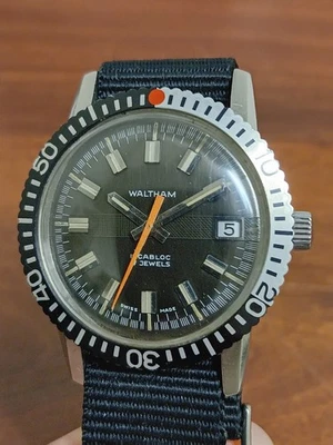 WALTHAM INCABLOC 17 JEWELS MECHANICAL VINTAGE MENS DIVER WRIST WATCH STAINLESS - Image 1 of 4