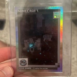 2024 Panini Minecraft Echo Shard Evading the warden #152 Rainbow /475 - Picture 1 of 3