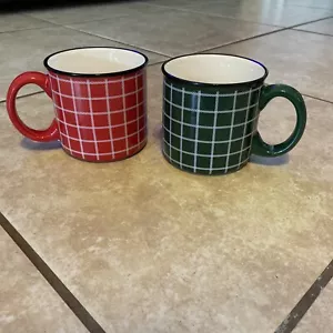 NUEVO Hallmark JUEGO TAZA CAFÉ A CUADROS ROJO Y VERDE 2021 VIP Navidad  - Imagen 1 de 9