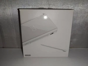 Nintendo DS Lite Crystal White Konsole Gebraucht - Bild 1 von 10