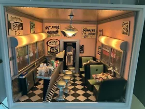 AG American Girl Minis Illuma Lil's Diner - Picture 1 of 12