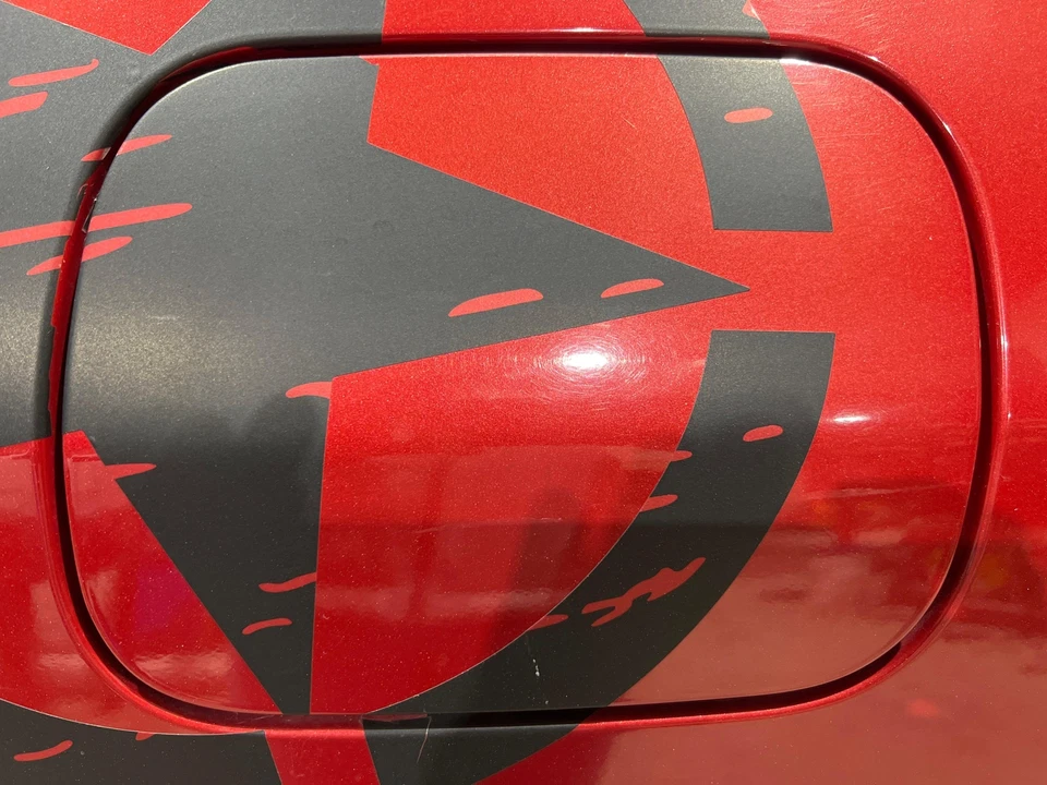 2009 - 2013 Toyota Corolla Barcelona Red-3R3 Fuel Gas Tank Door Cover Lid Foto 1 de 1