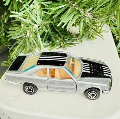 VINTAGE YATMING Silver MERCEDES BENZ 500 SEC #4 RALLY CAR #1087 1/64 Diecast - Image 1 of 4