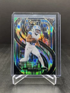 Fútbol americano Panini Select 2024 Brian Branch Premier Level negro y verde shock #129 - Imagen 1 de 2