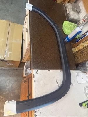 2020 Sierra 1500 Denali Paintable Fender Flares - Image 1 of 2