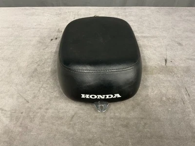 HONDA VF750C MAGNA PASSENGER SEAT - Image 1 of 4