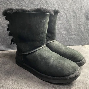 Botas UGG Australia Bailey Bow II negras de gamuza de piel para mujer talla 9 Sherling en muy buen estado - Imagen 1 de 9