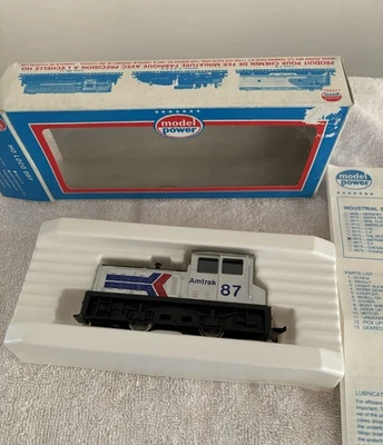 MODEL POWER HO  #6676 AMTRAK Switcher Engine, Silver Red & Blue, Tested with Box - Image 1 of 4