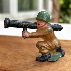 Manoil M194 500 Series BAZOOKA MAN WWII War dime store lead soldier figure Rare - Picture 1 of 12