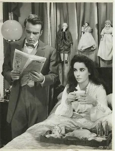 ELIZABETH TAYLOR & MONTGOMERY CLIFT in "Raintree County" Original Vint. 1957 - Imagen 1 de 1