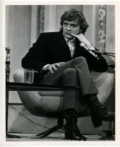 David Hemmings on Talk Show 1970s Original TV Press Photo - Picture 1 of 1