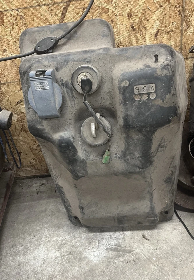 Yamaha Vmax 600 ST 1995 tanque de gasolina depósito de combustible 89A-24111-01-00 Foto 1 de 1