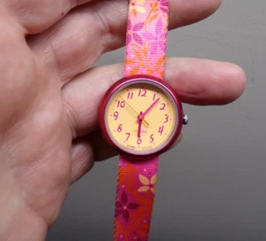Girl's FLIK FLAK Swiss Water-Resistant Watch w New Battery - Works Great! - Picture 1 of 5