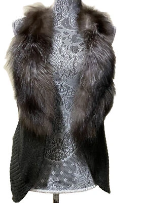 Metric Fox Fur Vest Wool Acrylic Womens XS Genuine Silver Fox Fur Gray Knit - Image 1 of 4