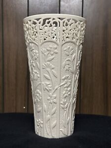 Lenox Jasmine Ivory Ceramic Porcelain Vase.