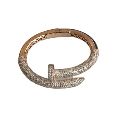 Pulsera de uñas gruesas de lujo de plata de ley 925 con cristales redondos de moissanita  Foto 1 de 4