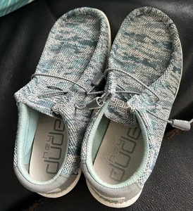 Hey Dude Mens Green Lightweight Slip On Shoes - SZ 8 - Picture 1 of 6