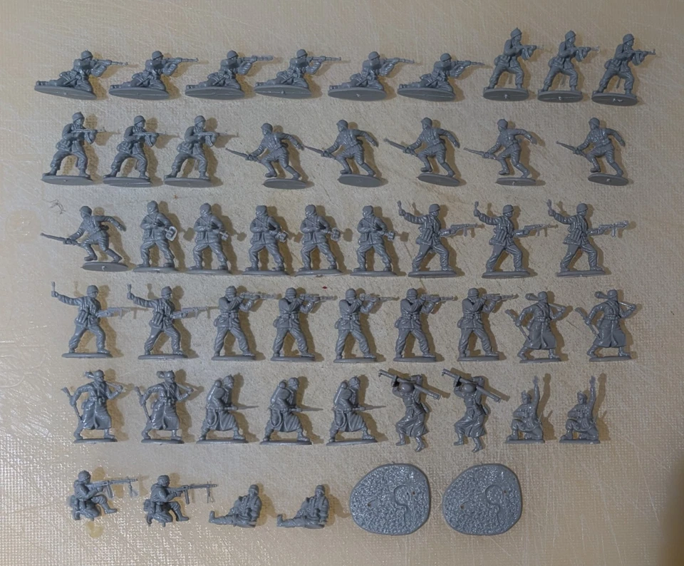 German Infantry - Revell 1/72 set 02502 - complete set soldiers - Image 1 of 1