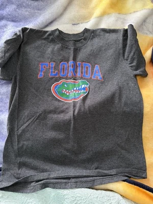 Camiseta gris Champion University of Florida Gators - talla mediana 7-8 Foto 1 de 4