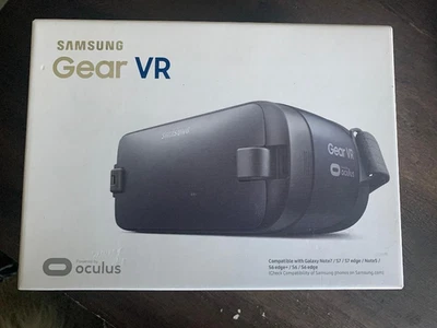 Samsung Gear VR SM-R323 Oculus Virtual Reality Headset Black - Image 1 of 3