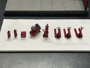 1/64 Garagenzubehör Kombi-Set (SU002 - 8-teilig) - Bild 1 von 6