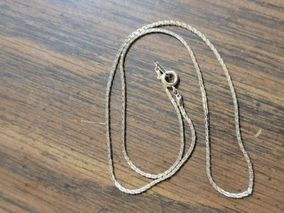 Collar de cadena de cuerda de espiga de trigo GP de 18 quilates Foto 1 de 4