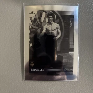 2024 Keepsake Bruce Lee 50° Anniversario Caleidoscopio Card #73 - Foto 1 di 2