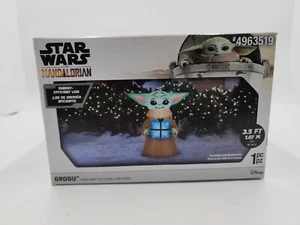 Gemmy 3.5ft Star Wars the Child w/Gift Christmas Inflatable Mandalorian Yoda - Picture 1 of 24
